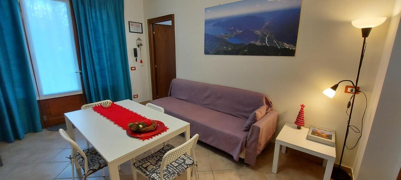 Villa La Casa Delle Camelie à Stresa Extérieur photo